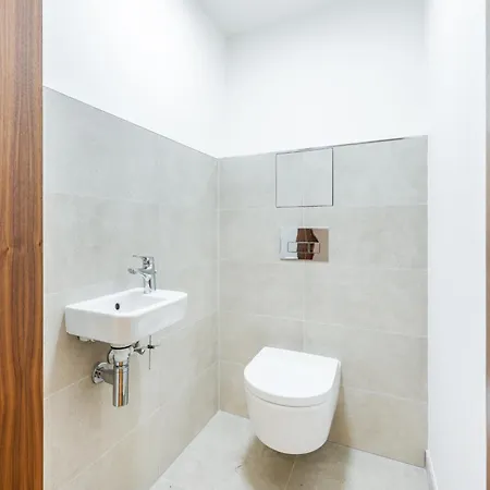 Rentero Spacious Smichov 2 Bedroom With Excellent Tram Connection *