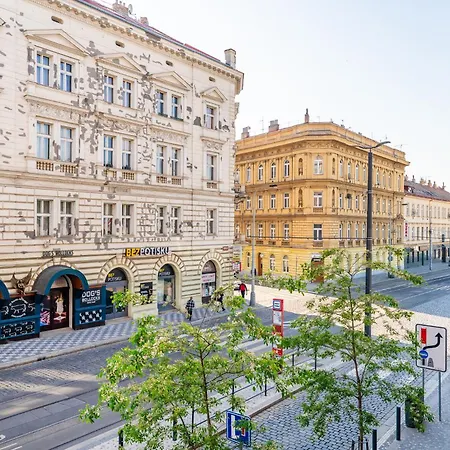 Spacious Smichov 2 Bedroom With Excellent Tram Connection Appartement Prague