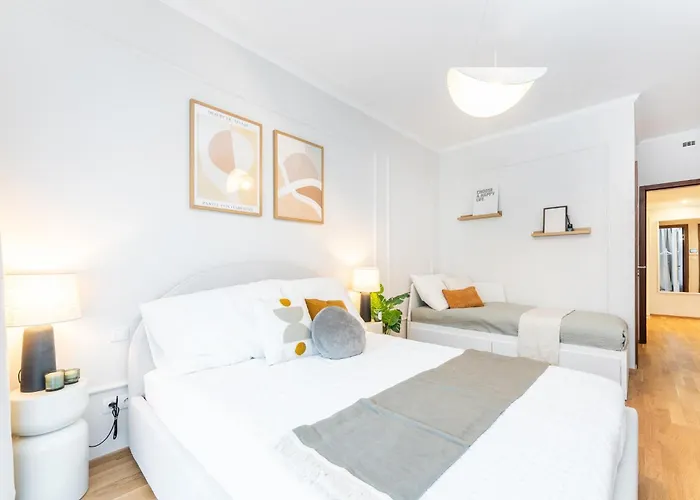 Apartman Rentero Spacious Smichov 2 Bedroom With Excellent Tram Connection Prága