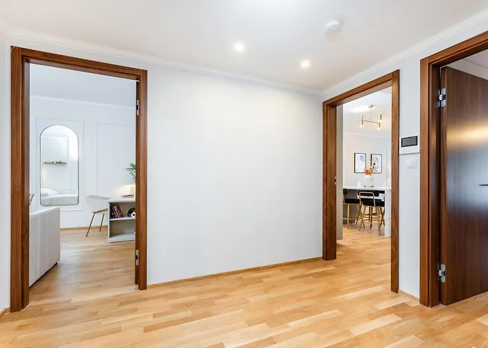 Rentero Spacious Smichov 2 Bedroom With Excellent Tram Connection * Prága