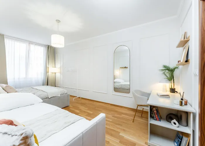 Rentero Spacious Smichov 2 Bedroom With Excellent Tram Connection Apartman Prága