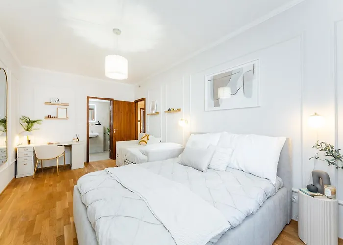 Rentero Spacious Smichov 2 Bedroom With Excellent Tram Connection Apartman