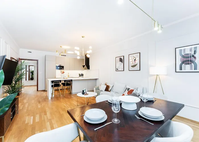 Rentero Spacious Smichov 2 Bedroom With Excellent Tram Connection Apartman *
