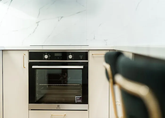 Rentero Spacious Smichov 2 Bedroom With Excellent Tram Connection *