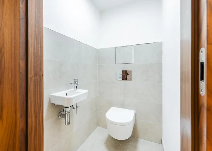 Rentero Spacious Smichov 2 Bedroom With Excellent Tram Connection *