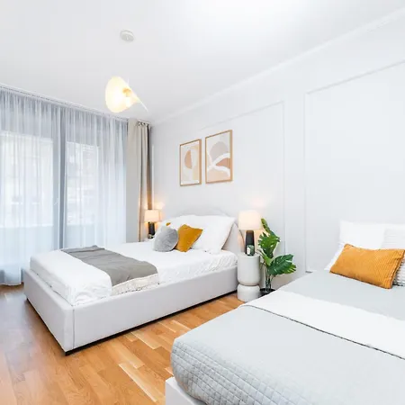 Spacious Smíchov 2 Bedroom With Excellent Tram Connection