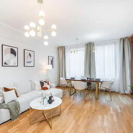 Apartamento Spacious Smíchov 2 Bedroom With Excellent Tram Connection Praga