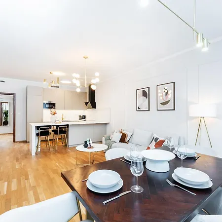Spacious Smichov 2 Bedroom With Excellent Tram Connection Apartmán *