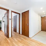 Rentero Spacious Smichov 2 Bedroom With Excellent Tram Connection Prag